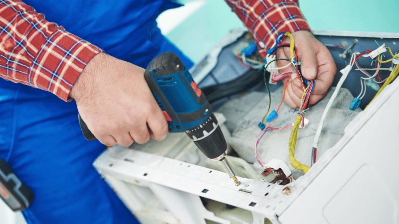 Kırkağaç Termodinamik Termodinamik çamaşır makinesi kart tamiri – Su almama arızası orijinal parça ile giderildi. - Teknik servis örneği